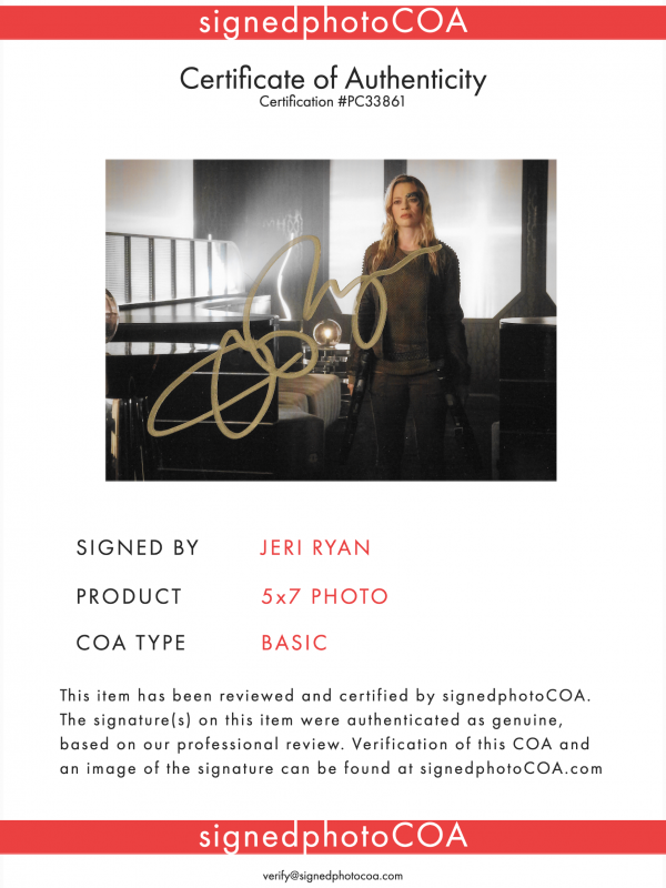 PC33861 - Jeri Ryan